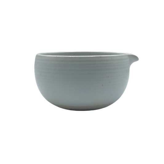 Matcha bowl with spout porcelain light grey